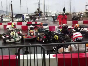 Brutális tömegbaleset a gokartversenyen