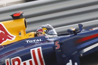 F1: Vettel Abu-Dzabiban is szárnyal