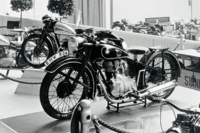 Támadnak a japánok! 8 | Vezess 250 köbcentiméteres motor hajtotta