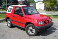 Suzuki Vitara? Fenéket, Geo Tracker.