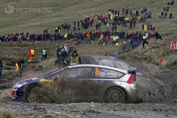 Latvala-defekt miatt Loeb vezet  Walesben 8
