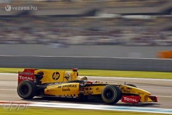 F1: A Renault ejti a csapatot?