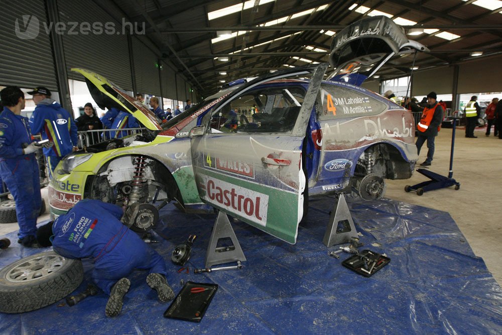 Borulással végződött Ogier buta hibája – videó 12