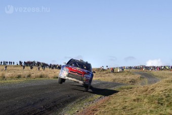 Borulással végződött Ogier buta hibája - videó