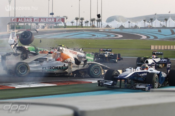 Schumit megkerülte a Mercedes hátulja