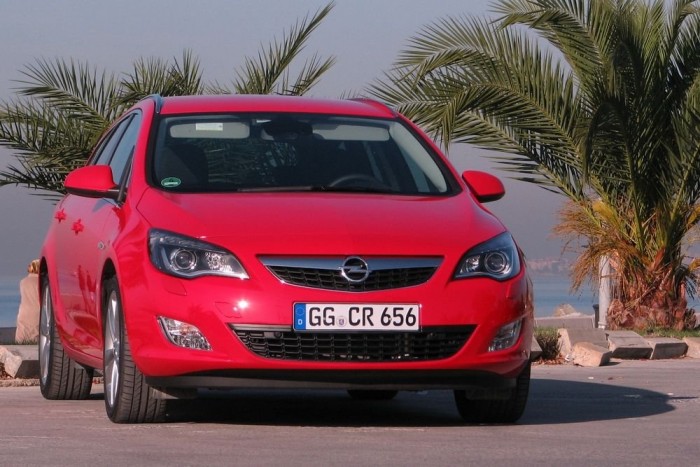 Kombiként is szép maradt az Astra 6 | Vezess Az Astrának mindig is voltak erényei, de hogy ilyen szép is legyen - ez a J generáció sajátja