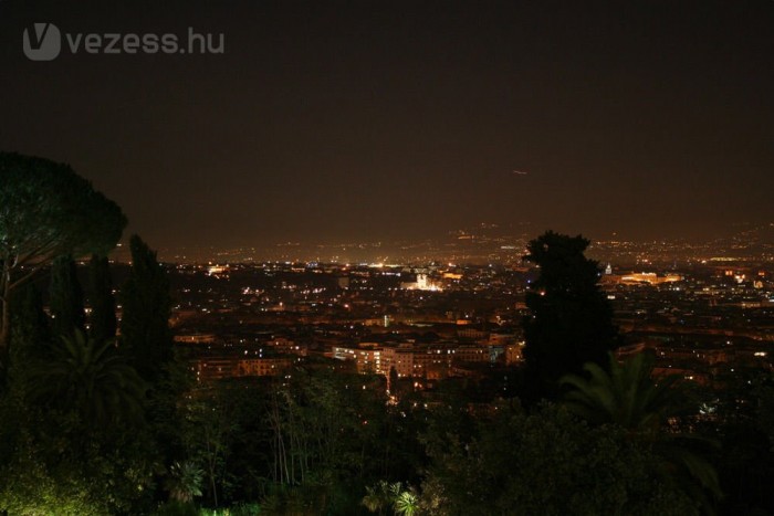 A Rome Cavalieri hotel szobáiból a lábunk előtt feküdt Róma