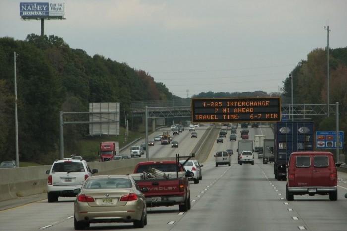 Amerika autóbuzi szemmel 10 | Vezess Egy szolid, kétszer négysávos főút