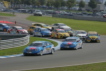 Asztal mellett verte a BMW-t a Chevy