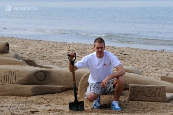 Vettel nem építhet magának teniszpályát