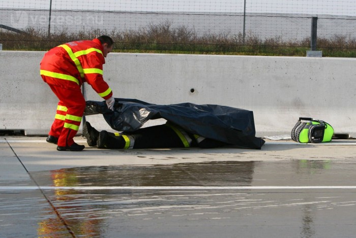 Katasztrófa az autópályán 8 | Vezess Ő kiesett a játékból, most pihen a betonon