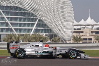 Bejönnek az új gumik Schumachernek