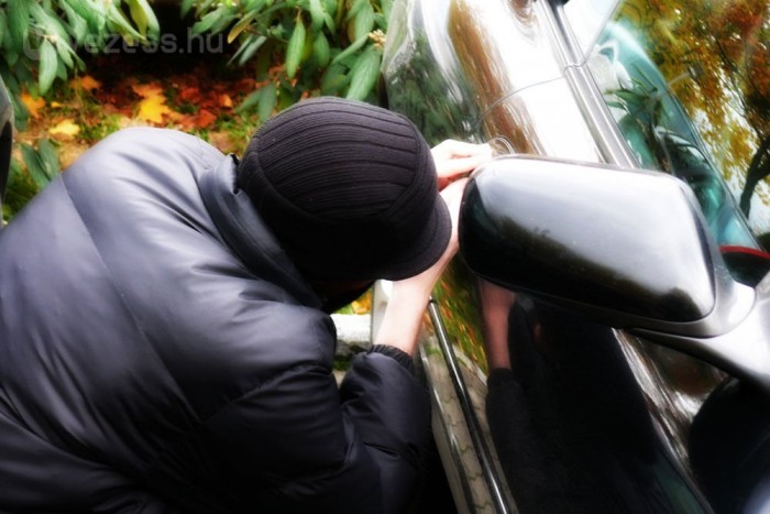 Az ünnepekkel jönnek az autófeltörők 5 | Vezess Az ünnepekkel jönnek az autófeltörők 5