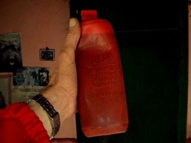 Hogyan ébreszt nosztalgiahangulatot egy flakon bontatlan olaj? A cikkből kiderül... 