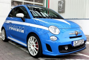 Cuki autó az olasz rendőrségnek