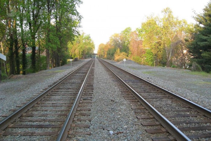 Vonatnak hitte magát a részeg autós