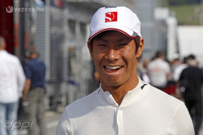F1: A vágott szeme miatt előz Kobayashi