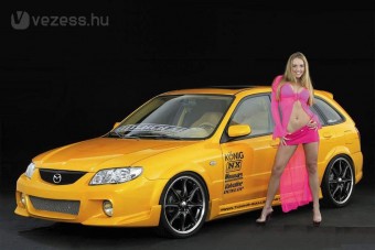 Luxustaxi vonzó női sofőrrel