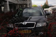 A taxik légszennyezése akár 10-15 szerese is lehet egy normál személyautóénak, mert sokkal többet futnak és szinte csak városban. Nem mindegy, megfelelnek-e legalább az Euro 4 normának és van-e részecskeszűrőjük