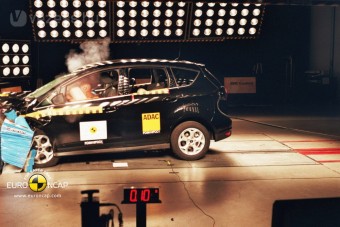 Nehéz volt belekötni a Ford C-Max töréstesztjébe