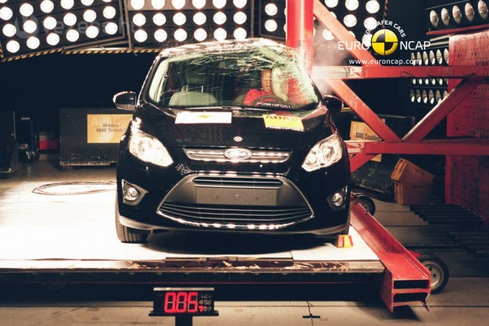 Nehéz volt belekötni a Ford C-Max töréstesztjébe 6