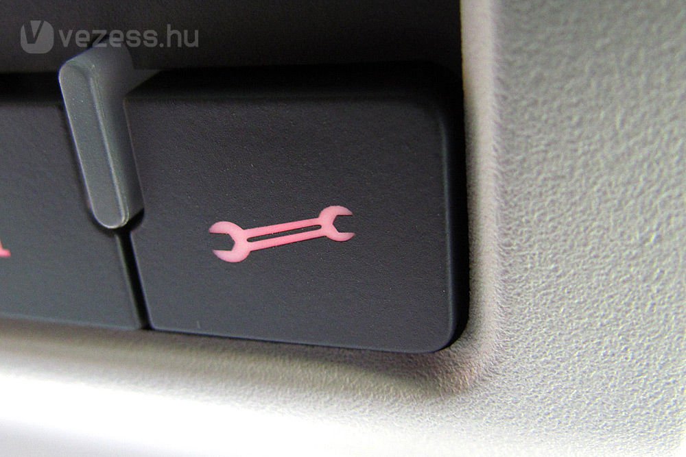 Egy 13-15-ös kulcsot kérek!