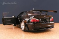 BMW M3 GTR: Fekete szörnyeteg 35