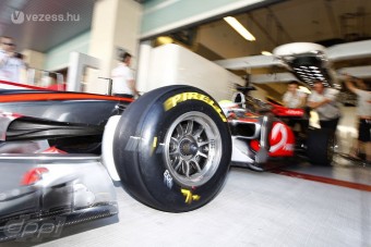 Hamiltonnak bejön az új McLaren
