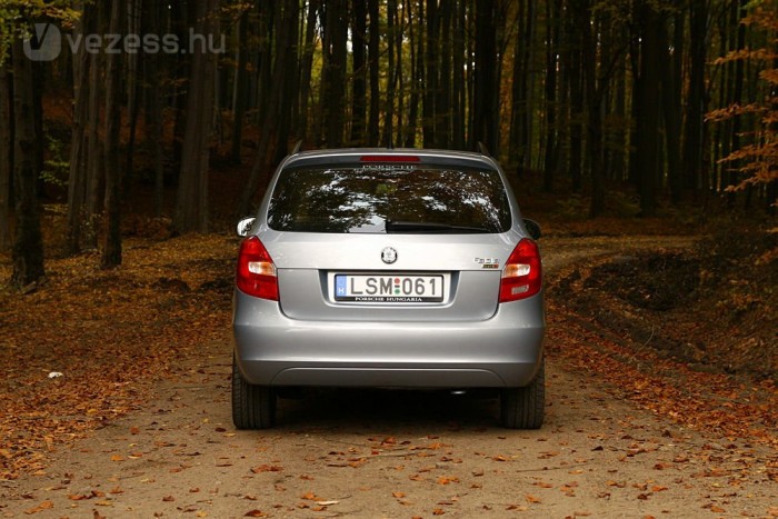 Kategóriájának egyik legnagyobb raktere várja a csomagokat