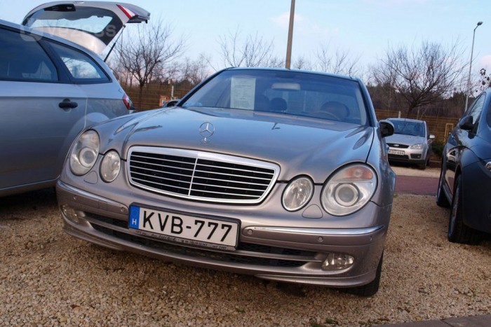 A drágább autók motorjai szinte le sem hűlnek a telepen, olyan gyorsan gazdát cserélnek