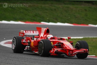 F1: Ifjoncokat tesztelt a Ferrari
