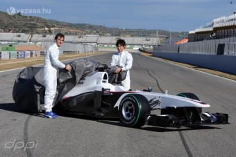 F1: Hivatalos az első autóbemutató