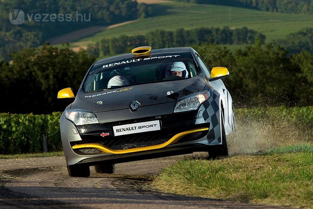 Renault Megane 270 lóerővel 4