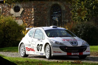 Szupersztárt igazolt a Peugeot