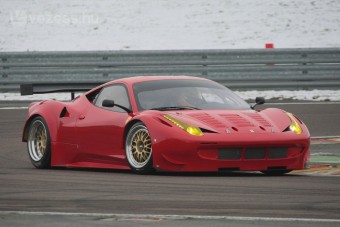 Ferrari versenyautó hosszú távra 
