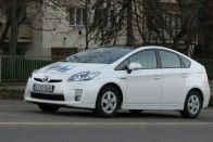 A Prius Sol Navi felszereltséggel érkezett; az egyetlen hiányzó extra az ülésfűtés