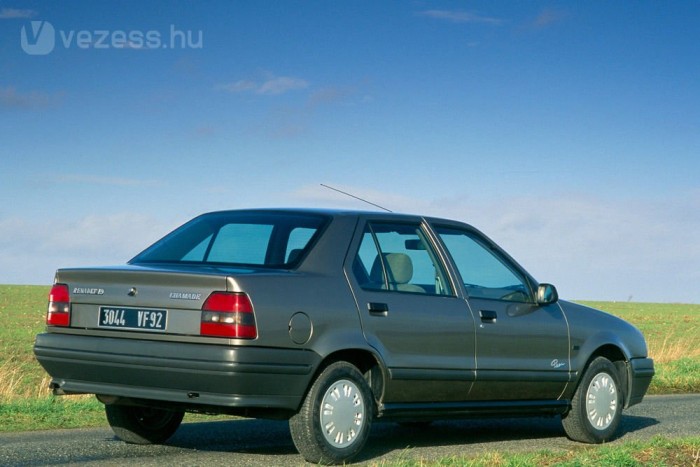 Használt autó: japán helyett franciát? 7 | Vezess Az átdolgozás után a Renault nem használta a Chamade nevet a lépcsőshátúra