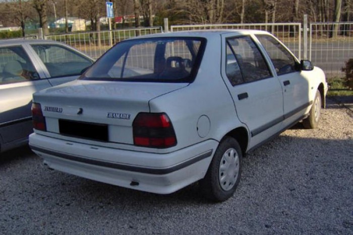 Használt autó: japán helyett franciát? 6 | Vezess Könnyű, ezért elég bele az 5-8 litert fogyasztó 1,4-es benzines