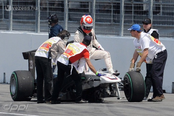 F1: Kobayashi halmozta a hibákat