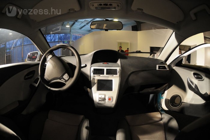 Az új orosz autó: hibrid városi mini 7