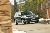 Sokba került volna egy SUV kifejlesztése, ezért a Subaru inkább megemelte a Legacyt. Ez már az Outback negyedik generációja