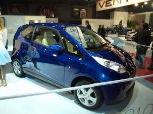 Villanyautó-kölcsönző indul Párizsban