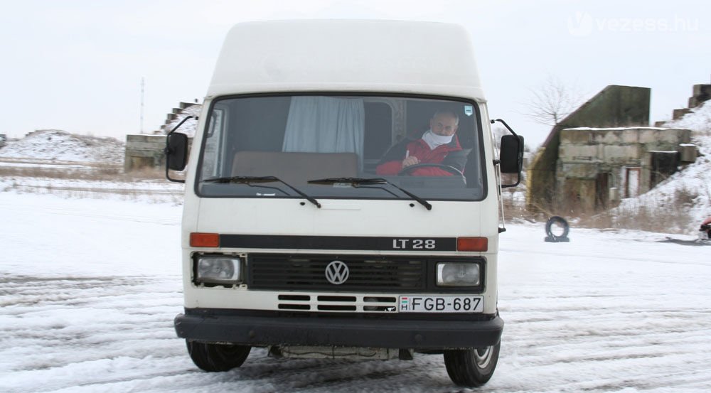 Nagy gázra a kimustrált LT is képes farolni