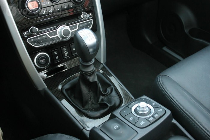 Akadékoskodó váltó