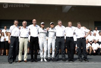 F1: Rosberg erősebb Mercedest vár