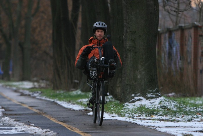 Befeküdtünk az autók közé 8 | Vezess Bringázni télen is lehet