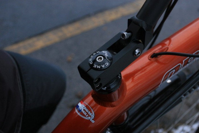 Befeküdtünk az autók közé 7 | Vezess Állítható, hogy mennyire húzzuk magunkra a kormányt