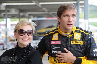 F1: Petrov nem fizetett a szerződésért