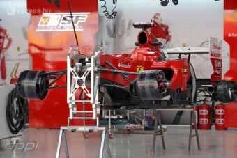 F1: Jól törik az új Ferrari