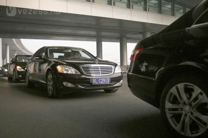 Luxusautóknál nincs válság 5 | Vezess Luxusautóknál nincs válság 5